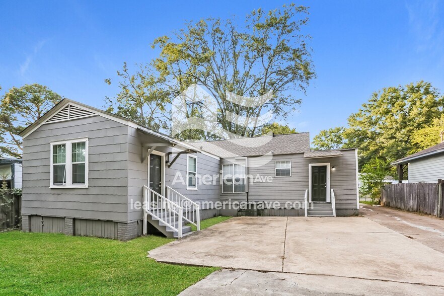 Building Photo - 353 E Ridgeway St