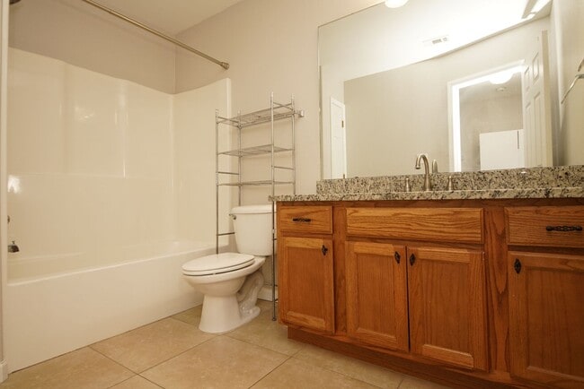 Building Photo - Central Niceville Location