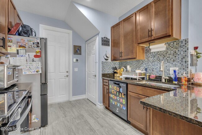 Building Photo - 1445 Isabella Dr