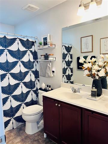 Building Photo - 1308 Divine Dr