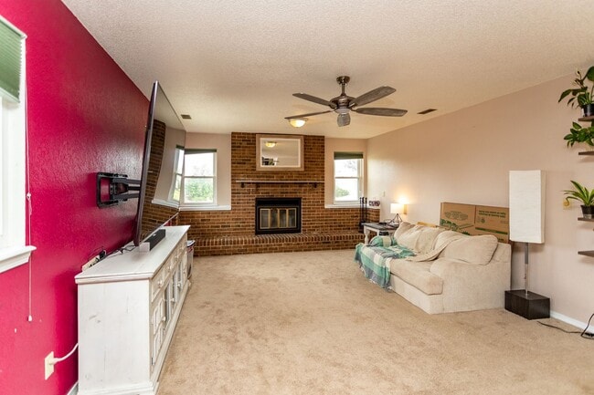 Building Photo - Beautiful Briargate Home on a Spacious Cor...