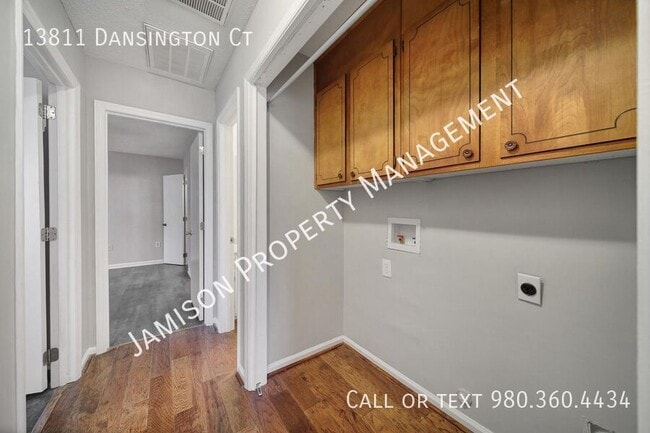 Building Photo - 13811 Dansington Ct