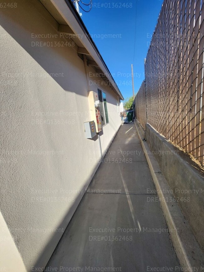 Building Photo - New constructed 3 bedroom/ 2 bathroom home
