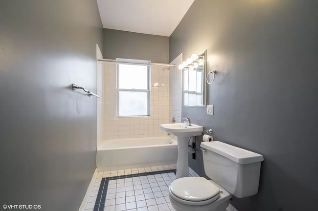 Bathroom 1 - 6042 N Kenmore Ave