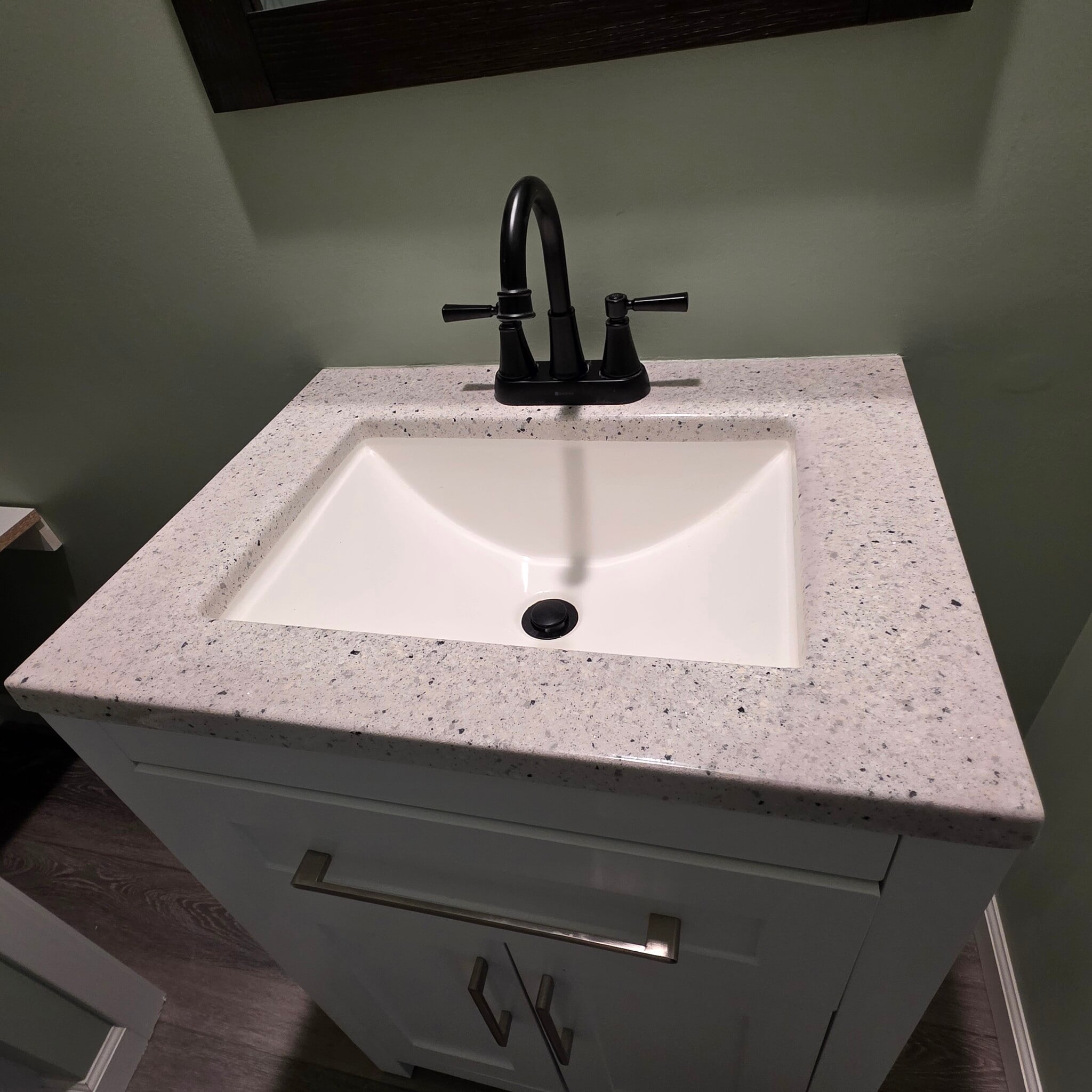 Vanity - 3823 Leeside Ln