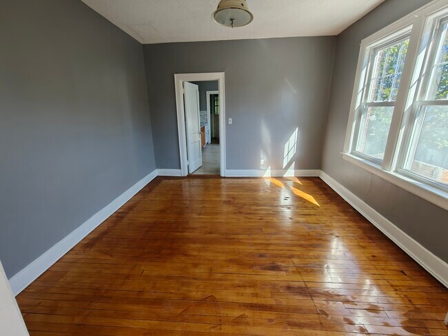 Building Photo - 42 Groton St