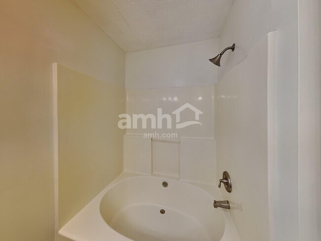 Building Photo - 1300 Georgetown Dr