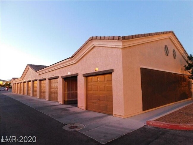 Building Photo - 9303 Gilcrease Ave