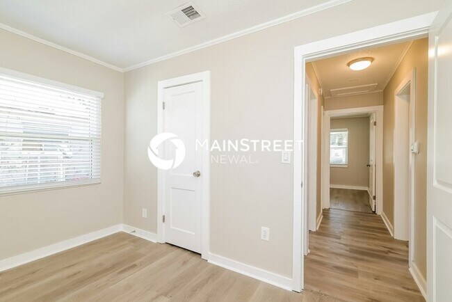 Building Photo - 4 Bedroom Pet-Friendly Home in WINTER HAVE...