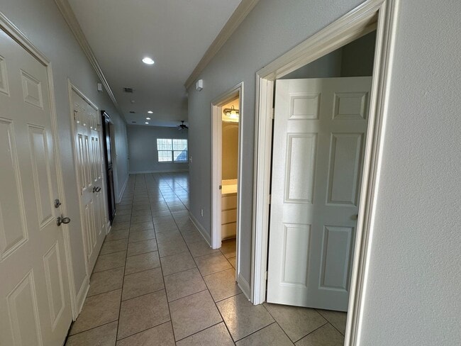 Building Photo - 4046 Mobley Cir