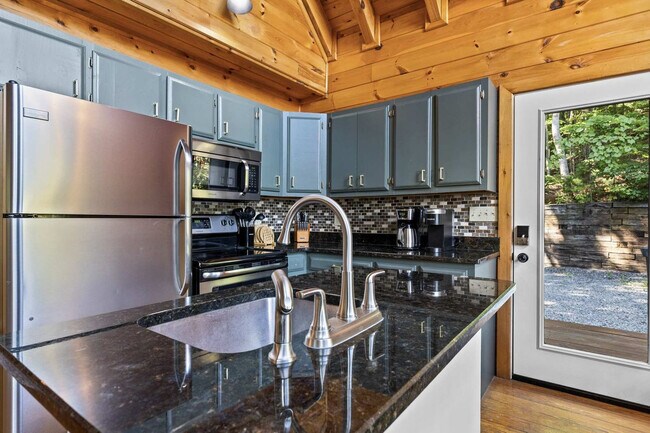 Building Photo - 22 Green Mountain Ct