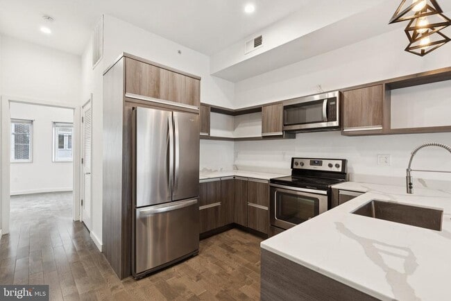 Building Photo - 2028 E Fletcher St