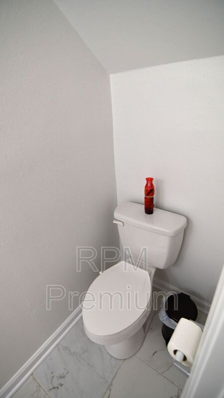 Building Photo - 1795 Boulevard De Province Blvd