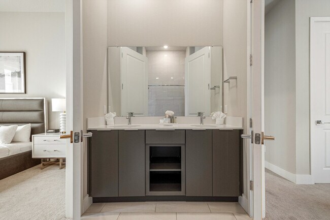 Building Photo - 7740 Sandy Ridge Dr