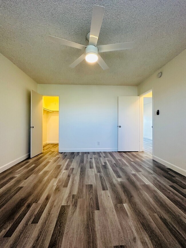 Building Photo - 2025 S Shenandoah St