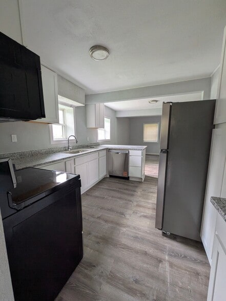 Building Photo - 3145 Brock Dr