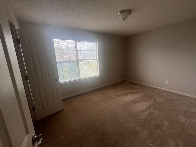 Building Photo - Nice Family home in Ward