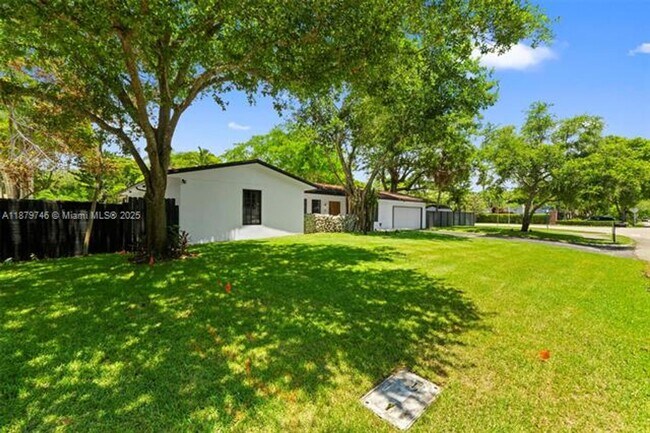 Building Photo - 15202 SW 80th Ave