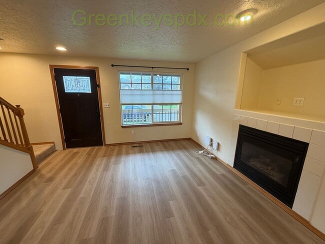 Building Photo - Charming 3-Bedroom/2.5-Bathroom House in the Cathedral Park Neighborhood of St. Johns - See Move-...