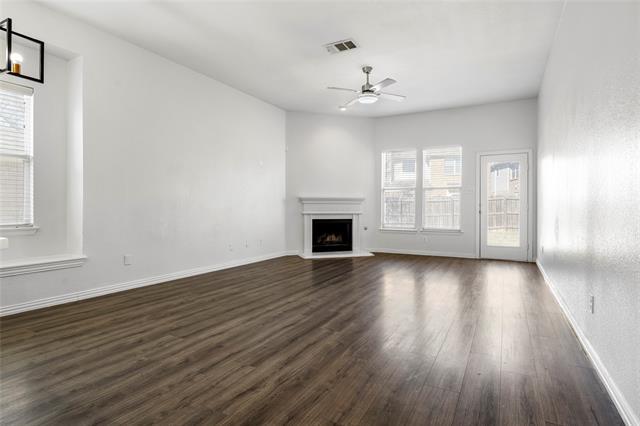 Building Photo - 2000 Webb Dr