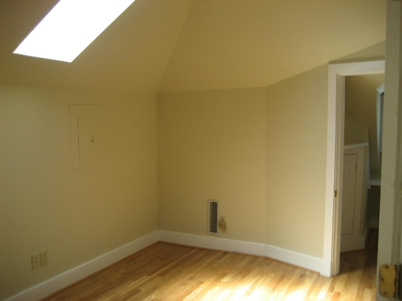 Building Photo - 331 22nd Ave N