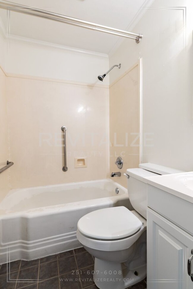 Building Photo - Beautiful 2 Bedroom/1 Bathroom in Springhi...