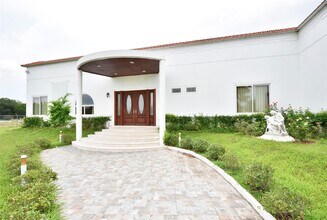 Building Photo - 6602 Rohan Rd