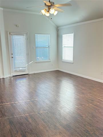 Building Photo - 8315 Summerset Dr