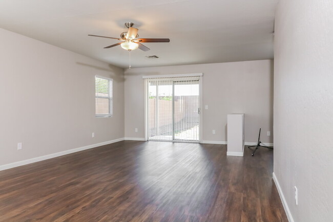 Building Photo - 12649 W Charter Oak Rd