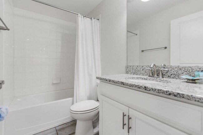 Building Photo - 4718 Kings Castle Cir