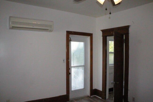 Building Photo - 3803 Military St