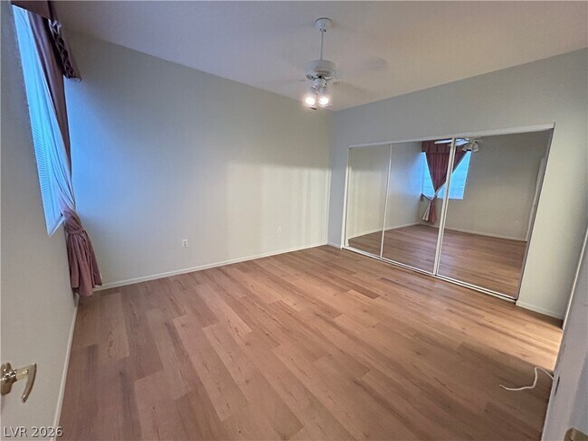 Building Photo - 1830 N Buffalo Dr