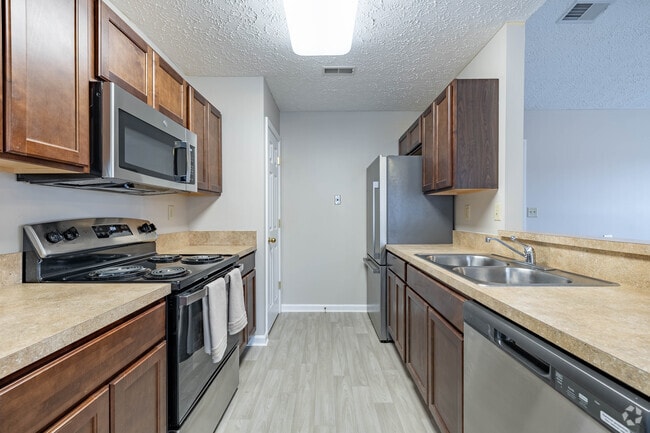 2BR, 2BA - 819SF - Kitchen - Forest Glen Independent Living Villas