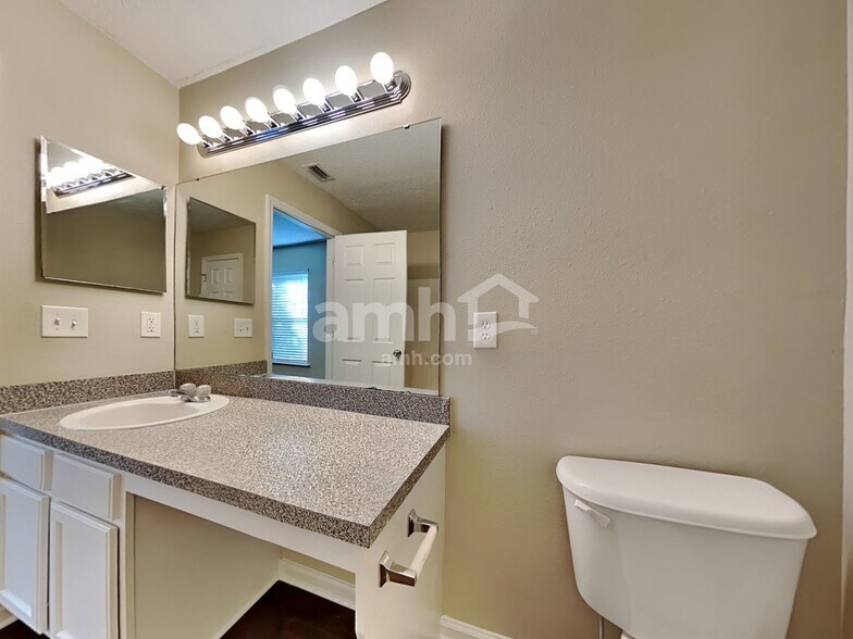 Building Photo - 9734 Hazel Lake Dr