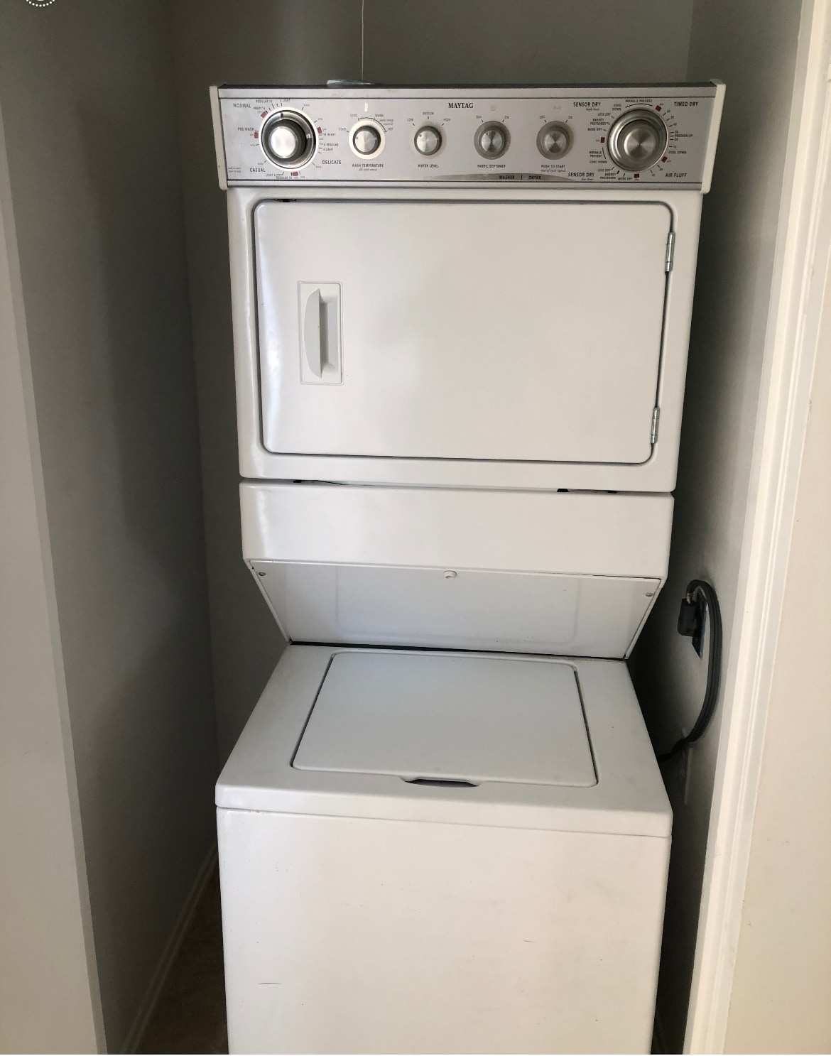 Large Capacity Washer/ Dryer - 115 Lazy Ln