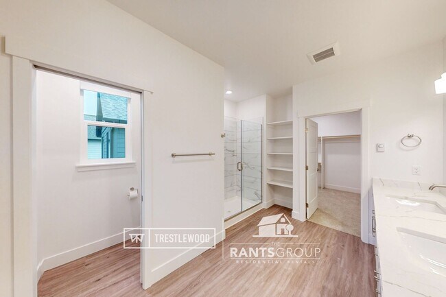 Building Photo - Brand New! Modern Home in Trestlewood – Where Comfort Meets Community!