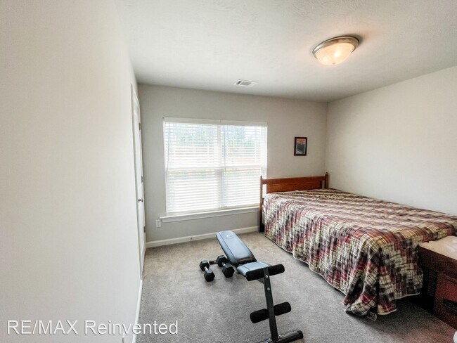 Building Photo - 2 br, 2.5 bath House - 692 Red Cedar Court