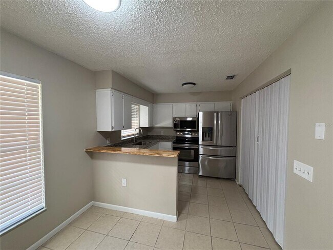 Building Photo - 4519 Highland Ln