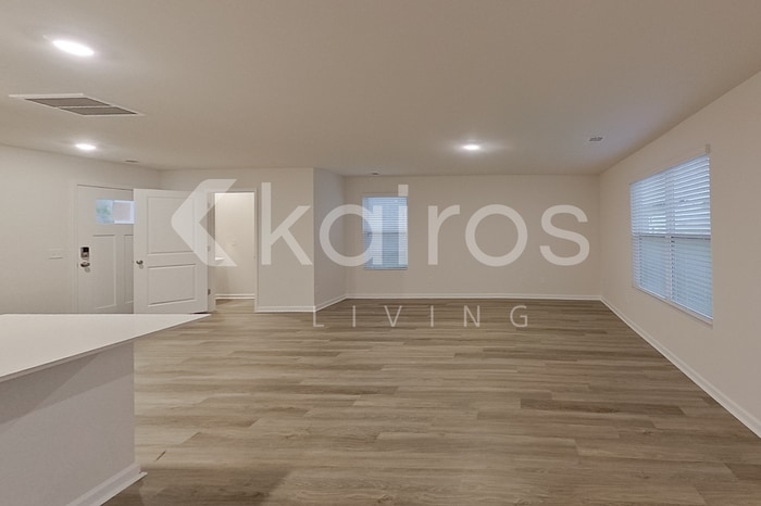 Building Photo - 130 Inez Ave