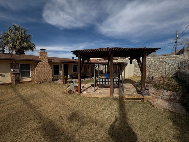 Building Photo - Home for rent on the Westside