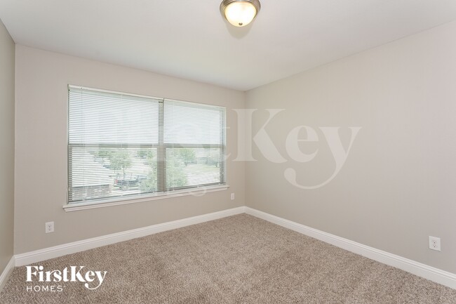 Building Photo - 15635 Gatsby Ln