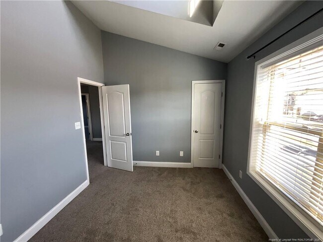 Building Photo - 269 Fountain Grove Dr