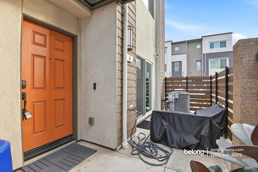 Building Photo - 14043 Royalton Ln