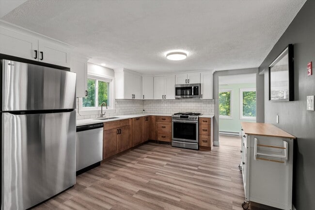 Building Photo - 3 Providence Hill Rd