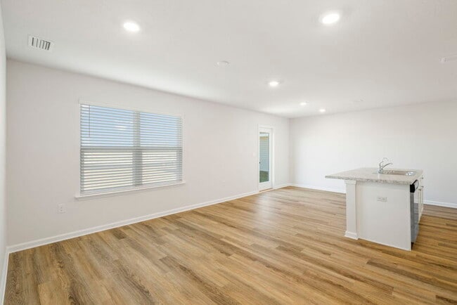 Building Photo - 5033 Rivergrass Dr