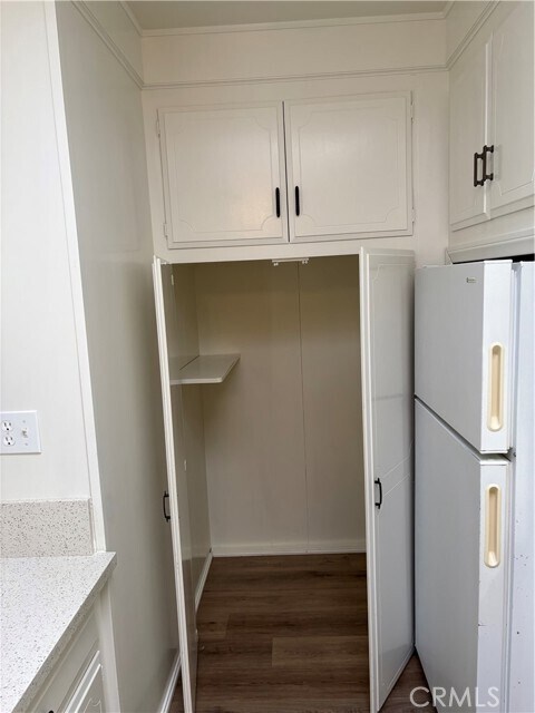 Building Photo - 2280 Via Mariposa W