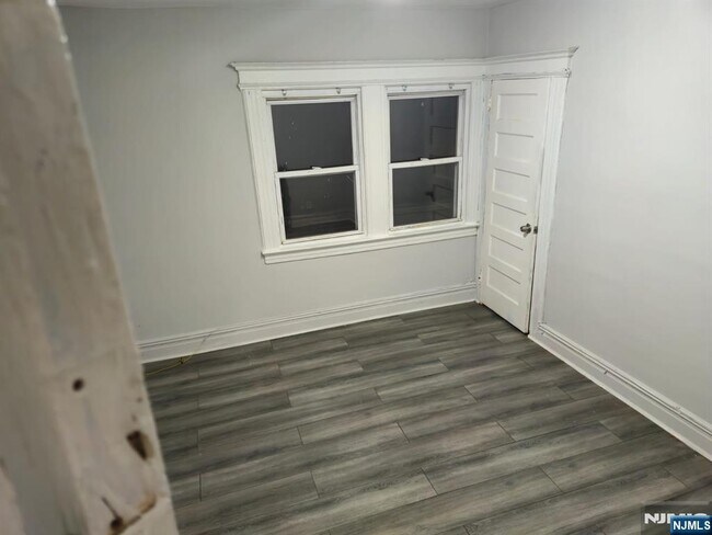 Building Photo - 467 Park Ave