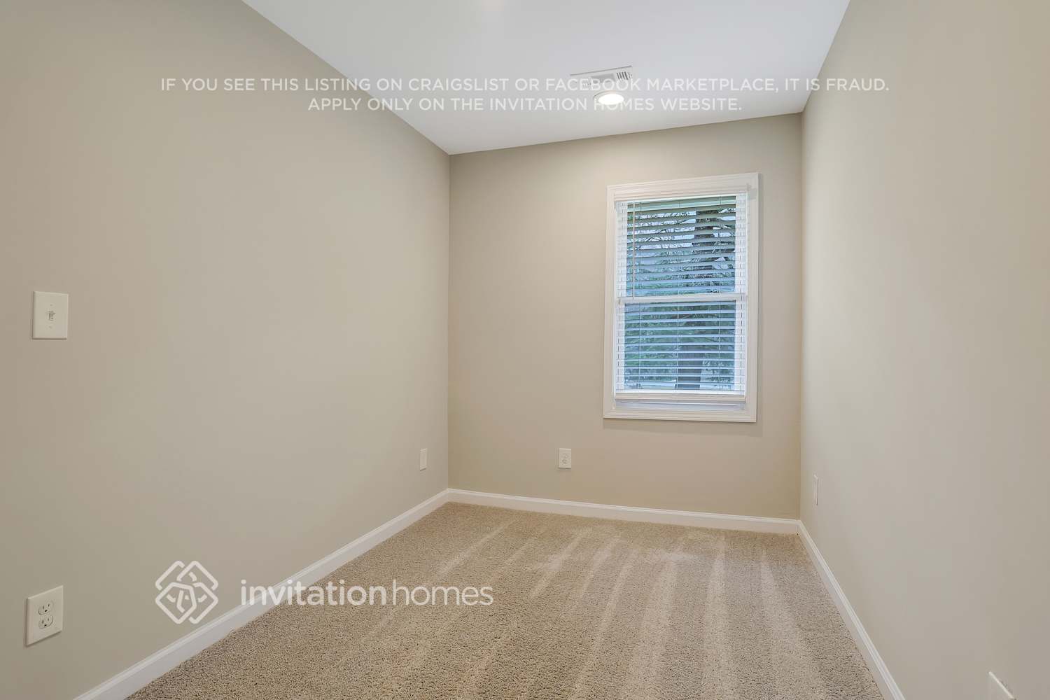 Building Photo - 1426 Spring Valley Ln