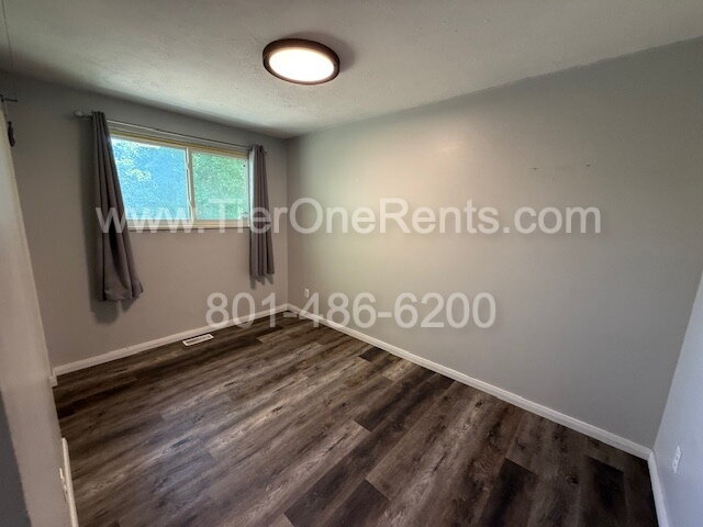 Building Photo - no deposit option available for qualified ...