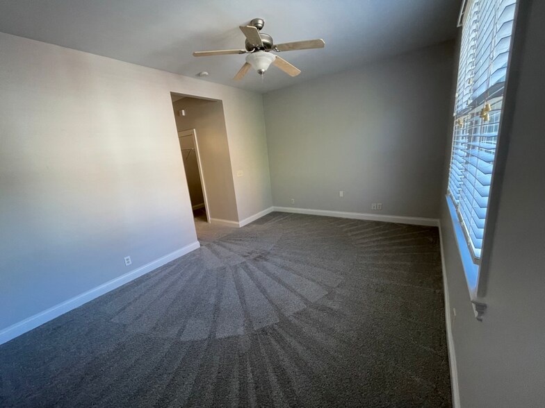 Building Photo - 1003 Cumberland Park Dr